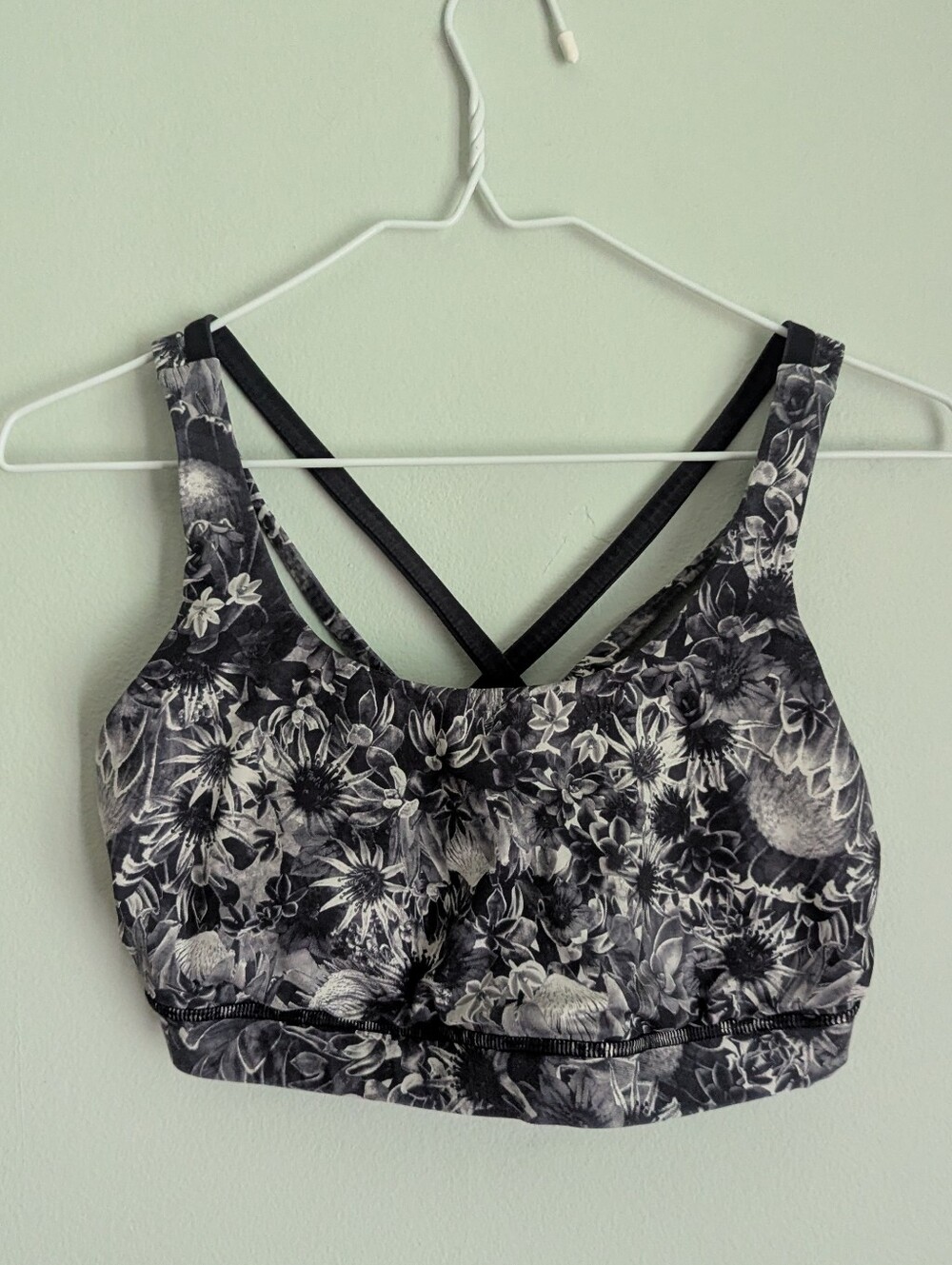 Lululemon Energy Bra Size 8? Flowabunga Black Angel Wing Gray Strappy No Pads